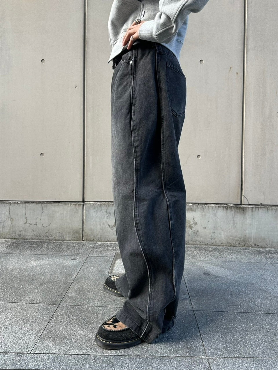 受注制【Chikashitsu +】wide curve denim pants