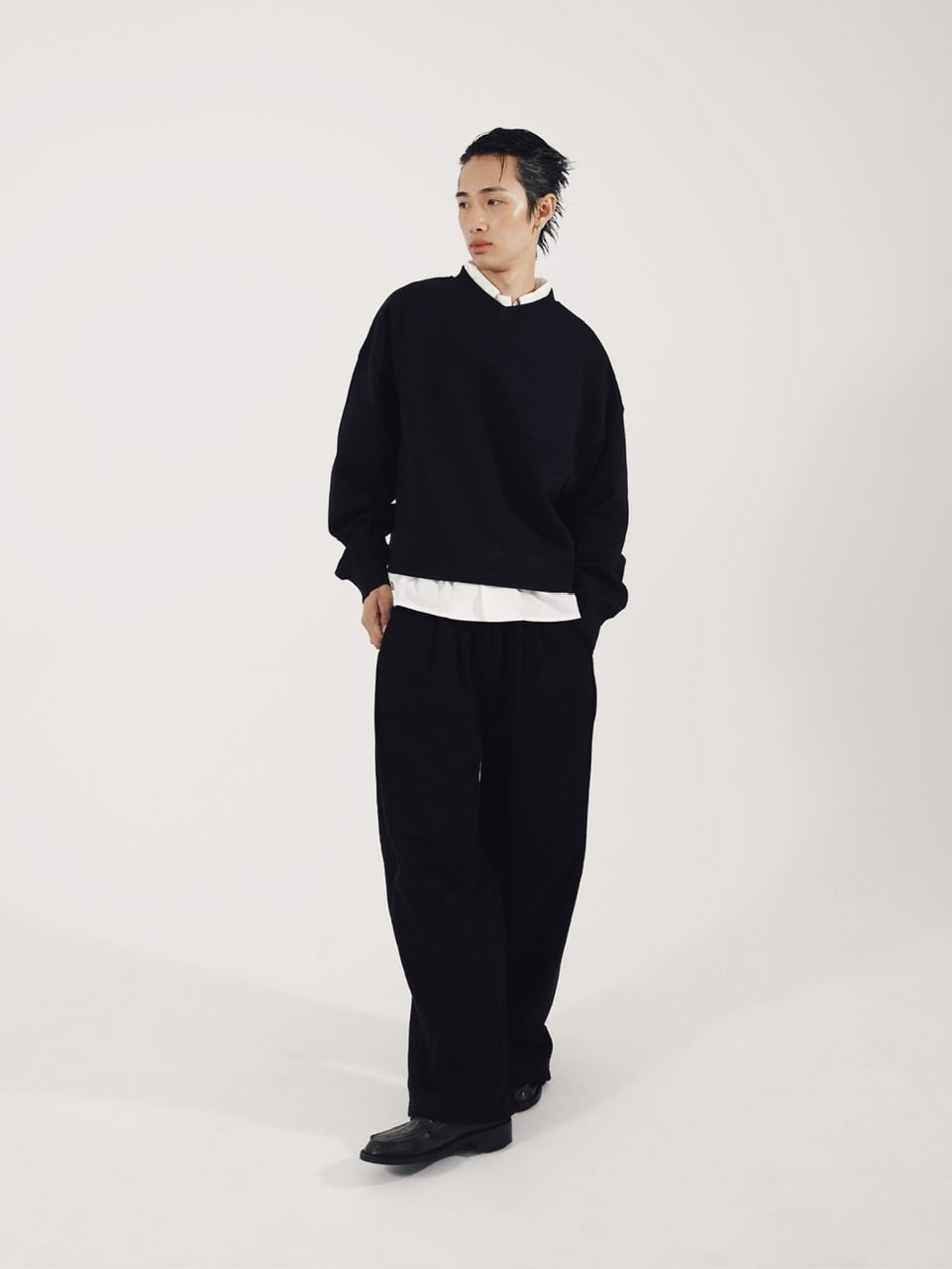 【CS】cropped vneck sweat shirt (black)