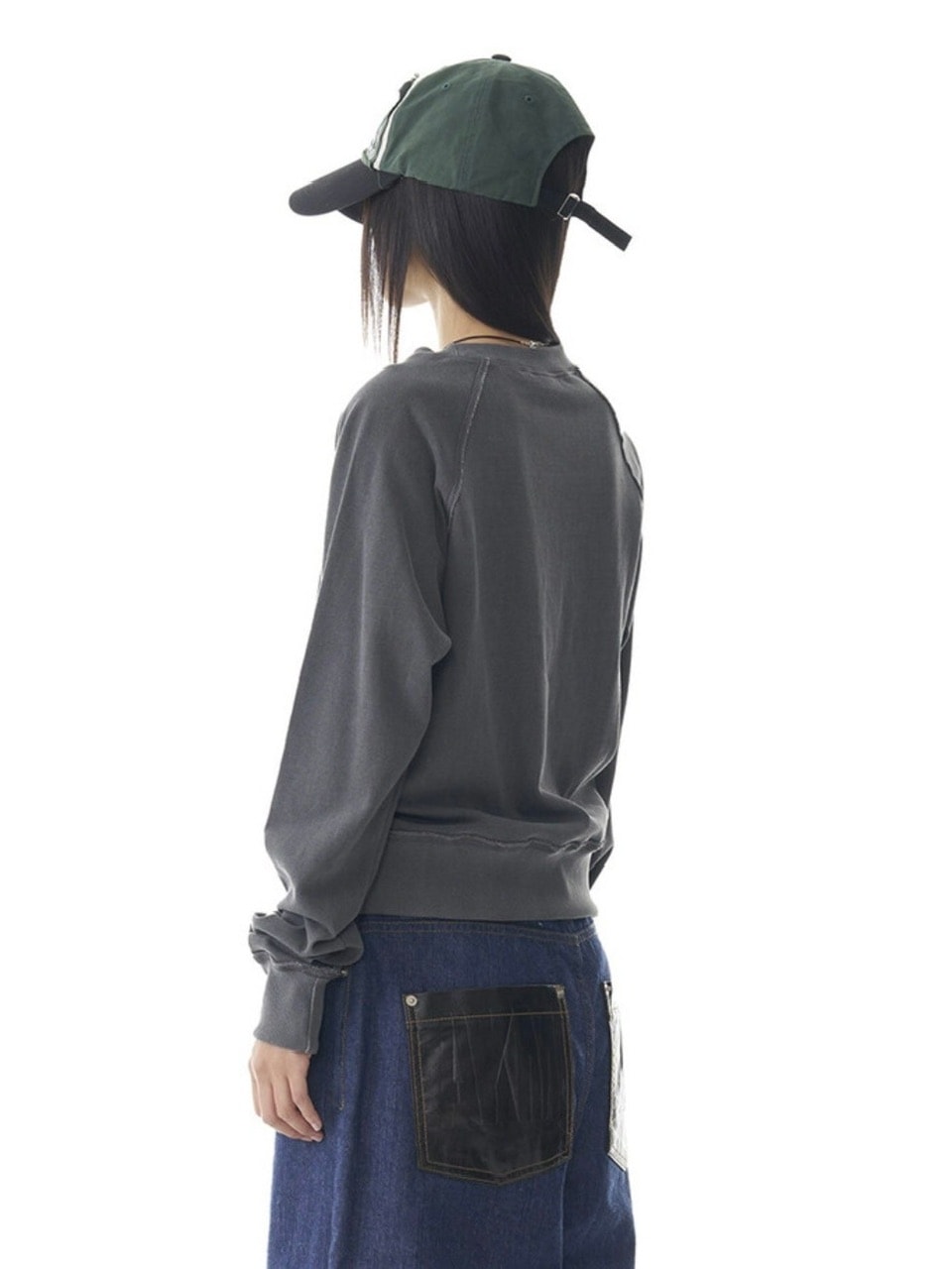 【AAKAM】Cross Studded Sweatshirts