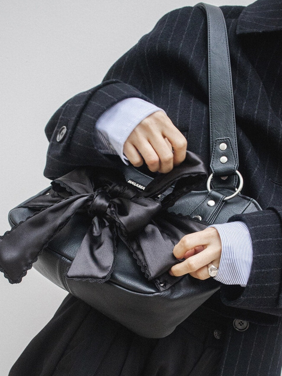 【IUGAMAKARAS】Laced Ribbon Leather Shoulder Bag