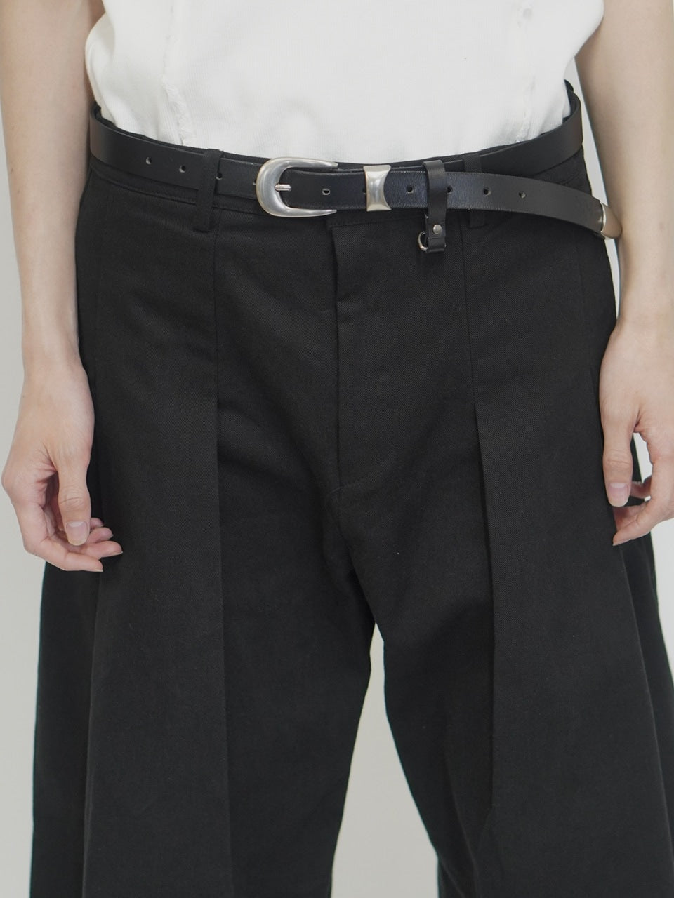 東京店WEB限定受注制【Chikashitsu +】deep tuck cotton wide slacks (3color)