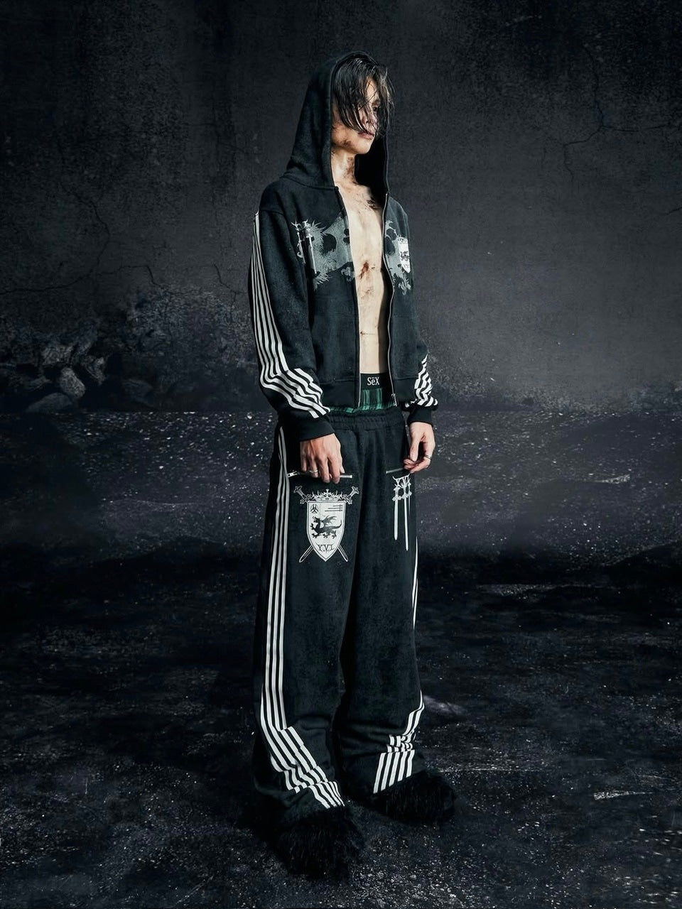 【Cozy world Wide】ROYAL KNIGHT CLUB WAXED - SWEATPANTS