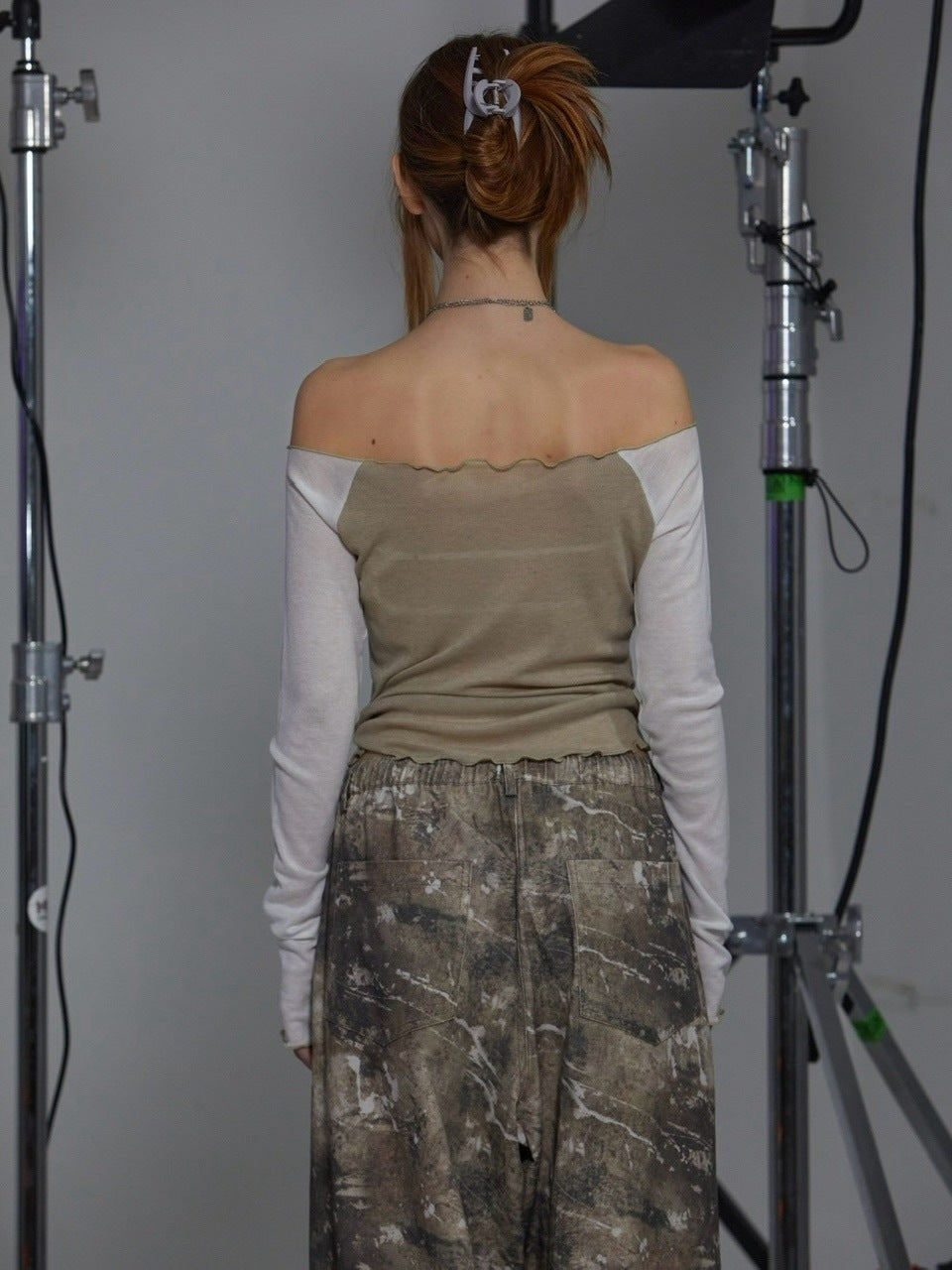 【GATELESS】SHEER OFF SHOULDER T-SHIRT