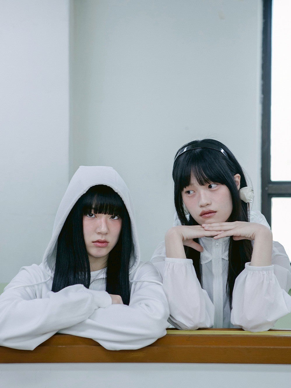 【TUOMIO】LACE UP HOOD ZIP-UP