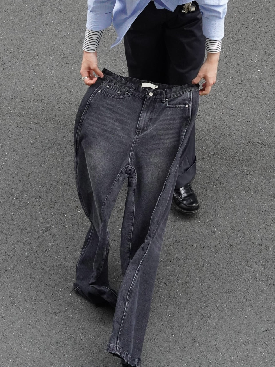 【Chikashitsu +】side wave design denim pants (BLACK)