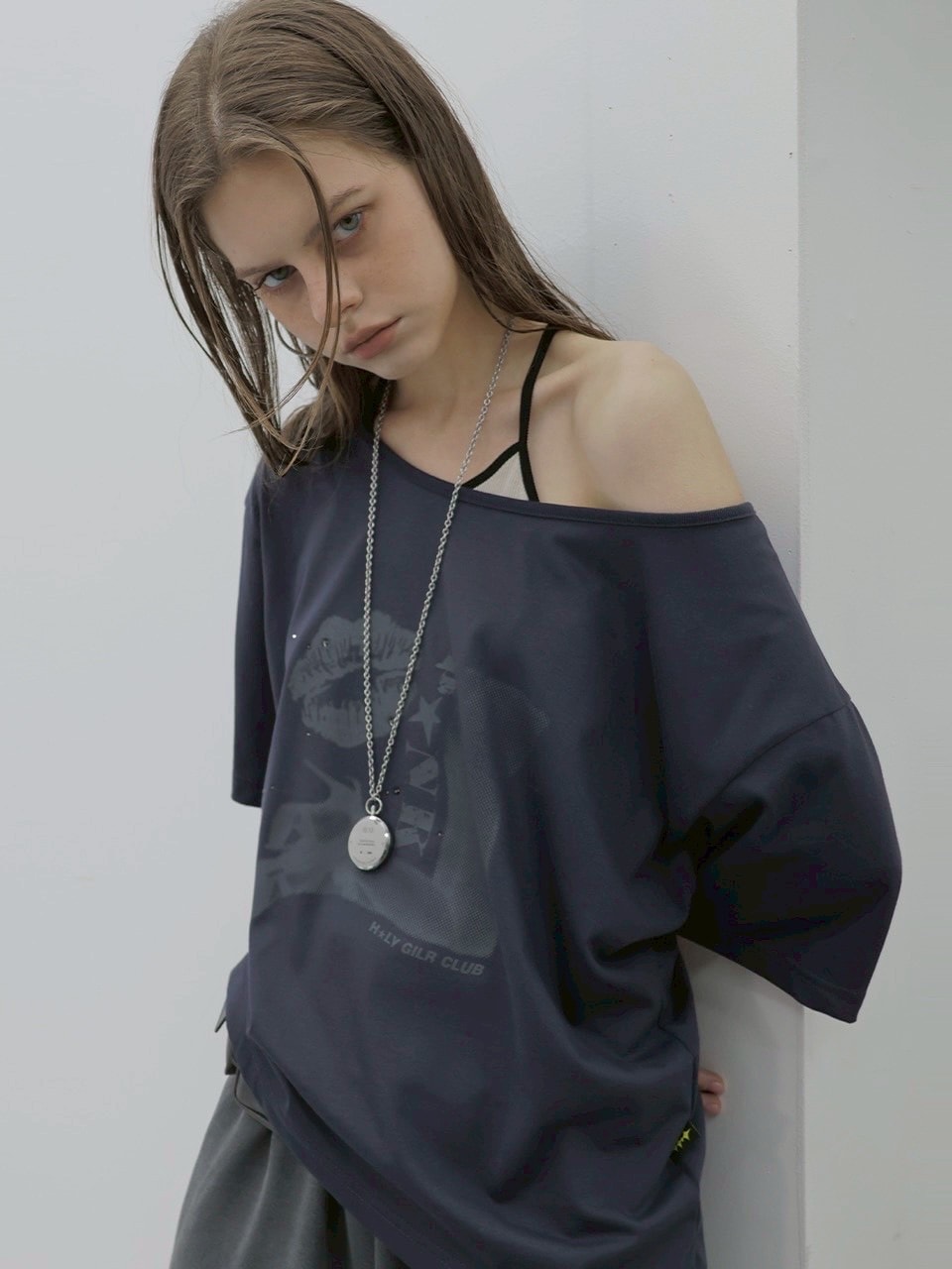 【HOLY NUMBER 7】OFF-SHOULDER PUNK GRAPHICS SHORT-SLEEVED T-SHIRT / 【ホーリーナンバーセブン】オフショルダープリント半袖Tシャツ