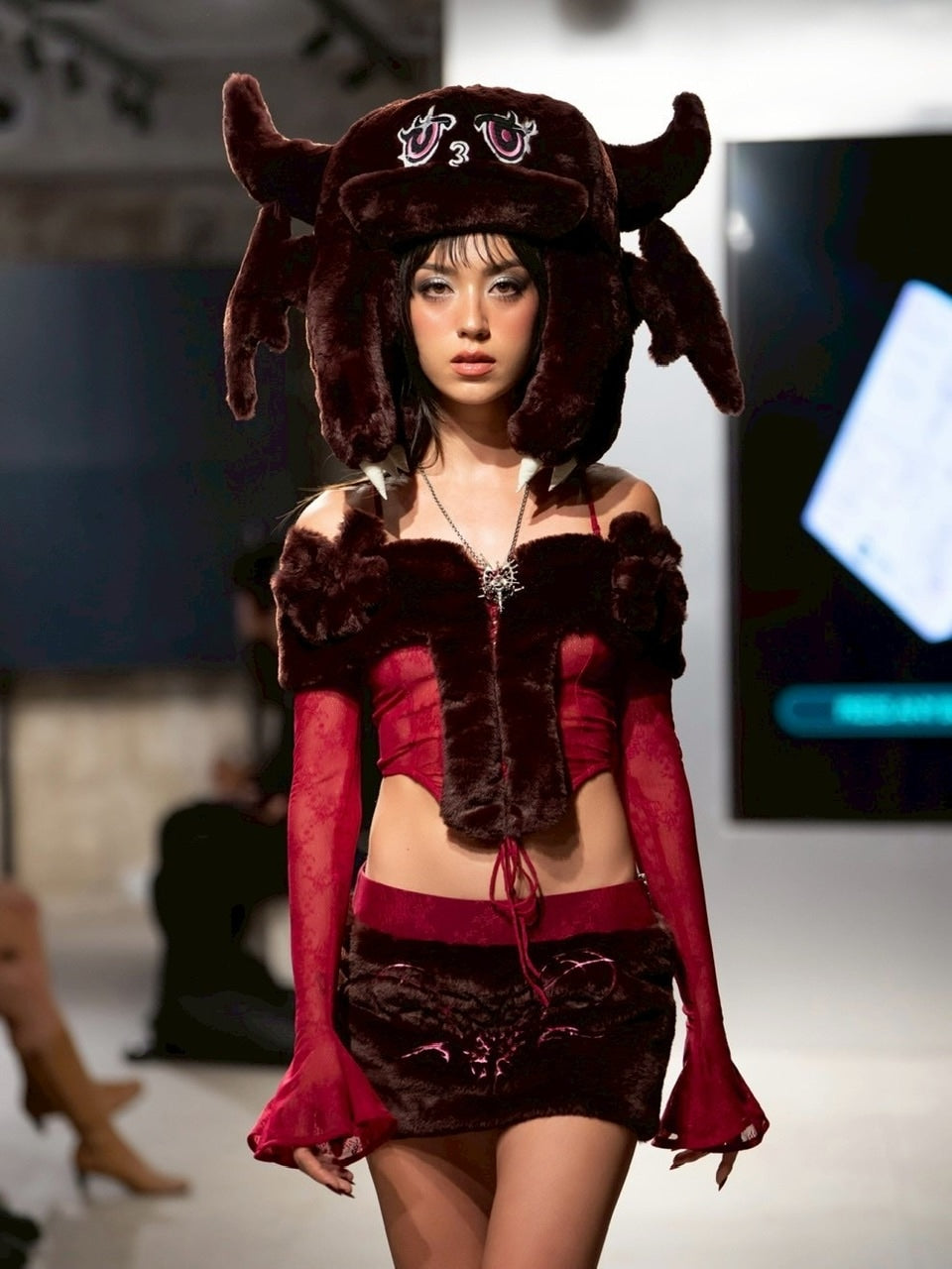 【La Lune】BLOOD MOON TOP / 【ラリュンヌ】ファーフラワーコルセットレースオフショルダー長袖トップス