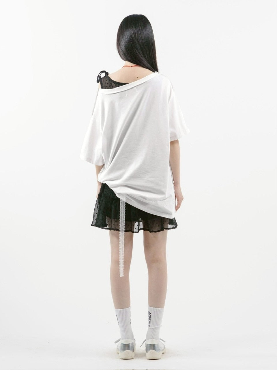 【TUOMIO】LACE STRAP OVERSIZED T-SHIRT / 【トゥオミオ】レースストラップオーバーサイズ半袖Tシャツ