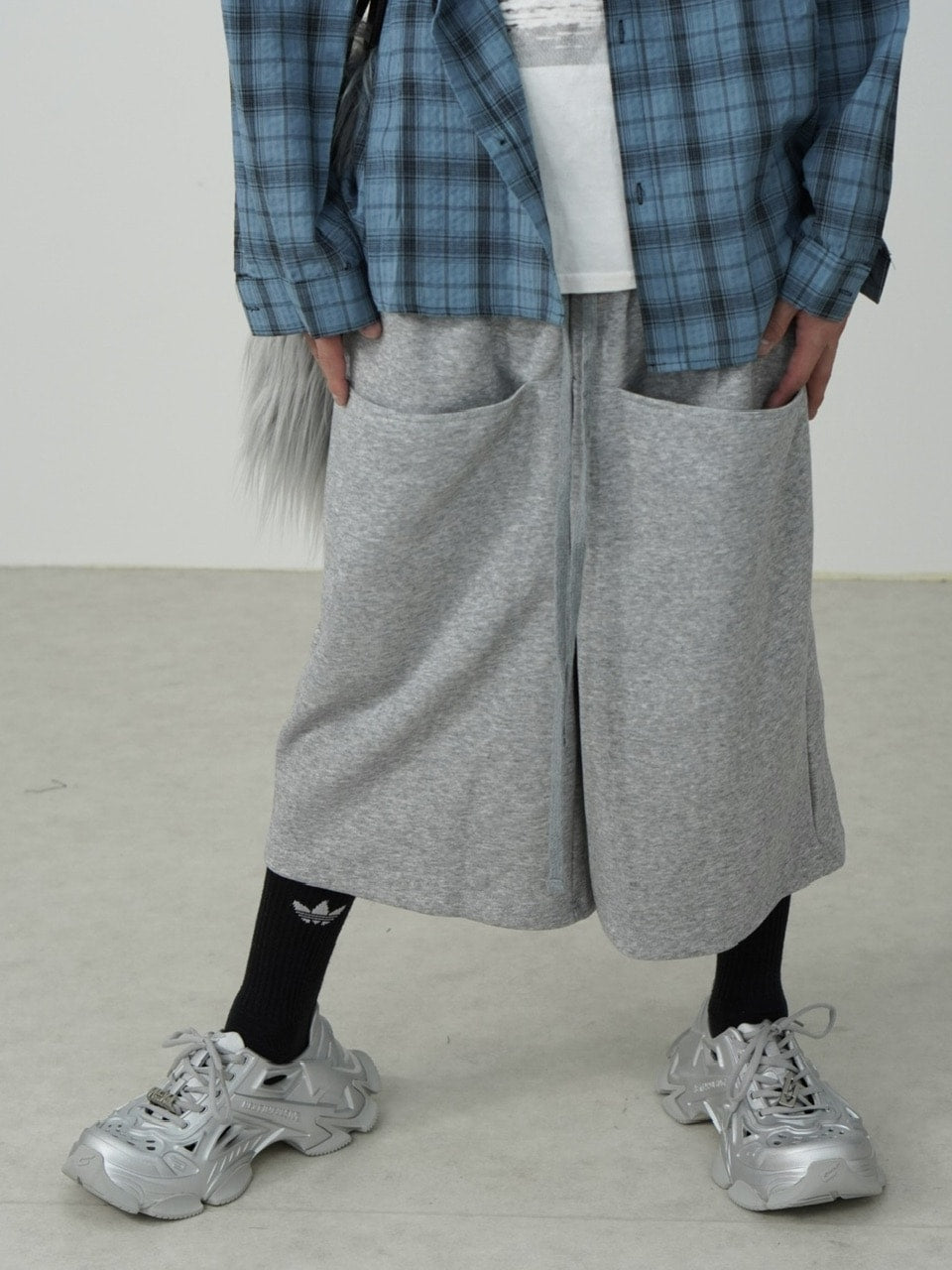 国際配送【Nerd out XU】straight loose sweat shorts (2color) / 【ナードアウトエックスユー】ストレートルーズワイドスウェットハーフパンツ