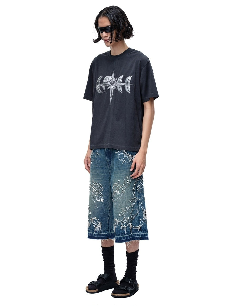 【The Boy Has No Patience】LUMINOUS NIGHT LEATHER PATCH TEE / 【ザボーイハズノーペーシェンス】レザーパッチロゴ半袖Tシャツ