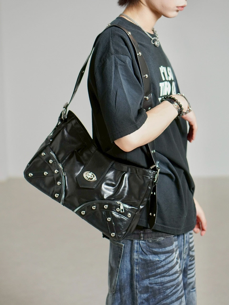 受注制【Chikashitsu +】buckle zipper studs bag – PRESSING WEB SHOP