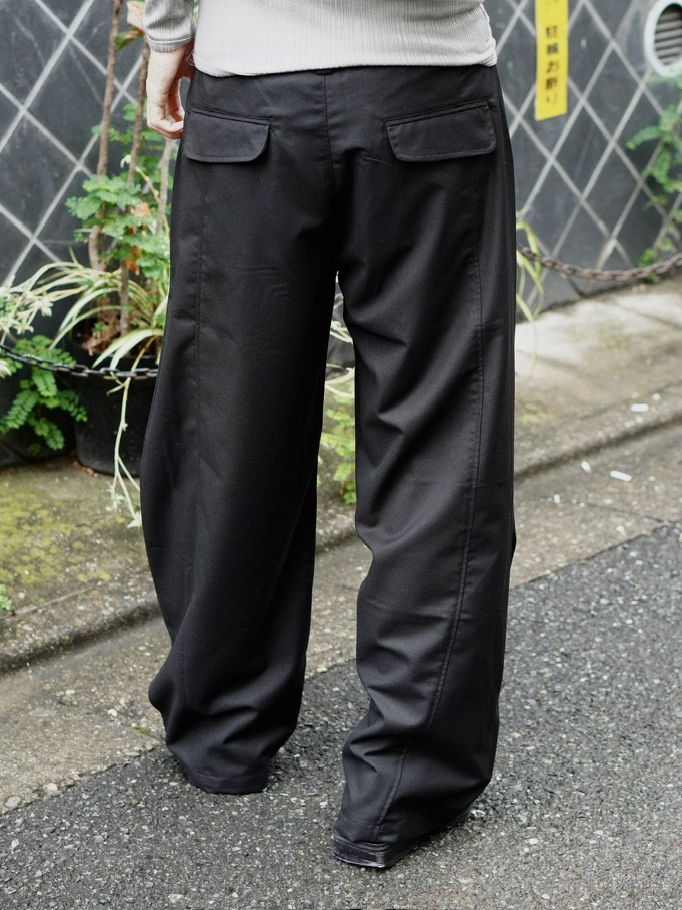 東京店WEB限定受注制【Chikashitsu +】one tuck balloon slacks / 【チカシツプラス】ワンタックバルーンスラックス (2color)
