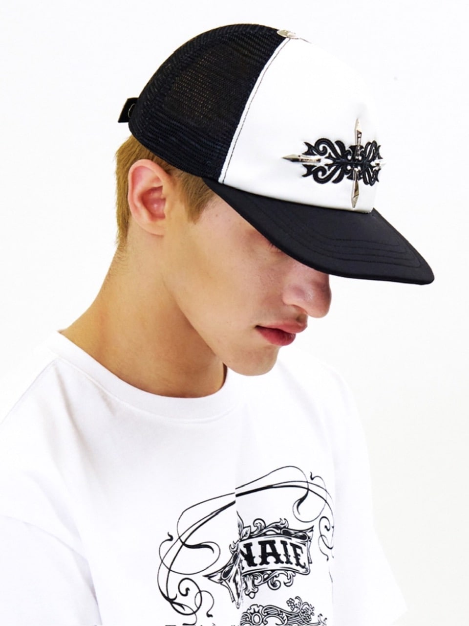 【E RIN AI E】CROSS TRUCKER CAP