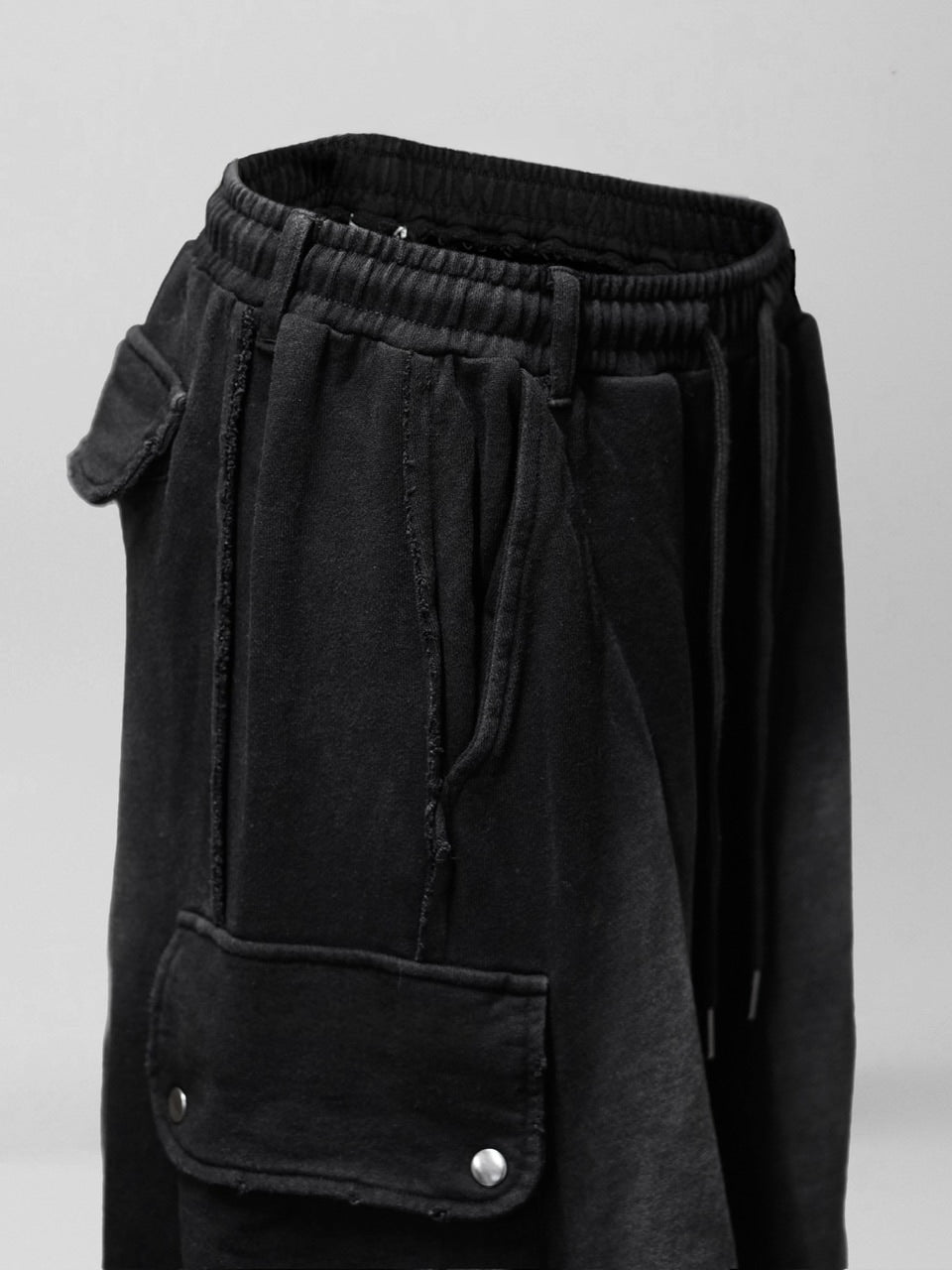【CHIKASHITSU PLUS HIGH】4 pocket dirty wash sweat cargo pants (wash black) / 【チカシツプラスハイ】マルチポケットダーティーウォッシュスウェットカーゴパンツ