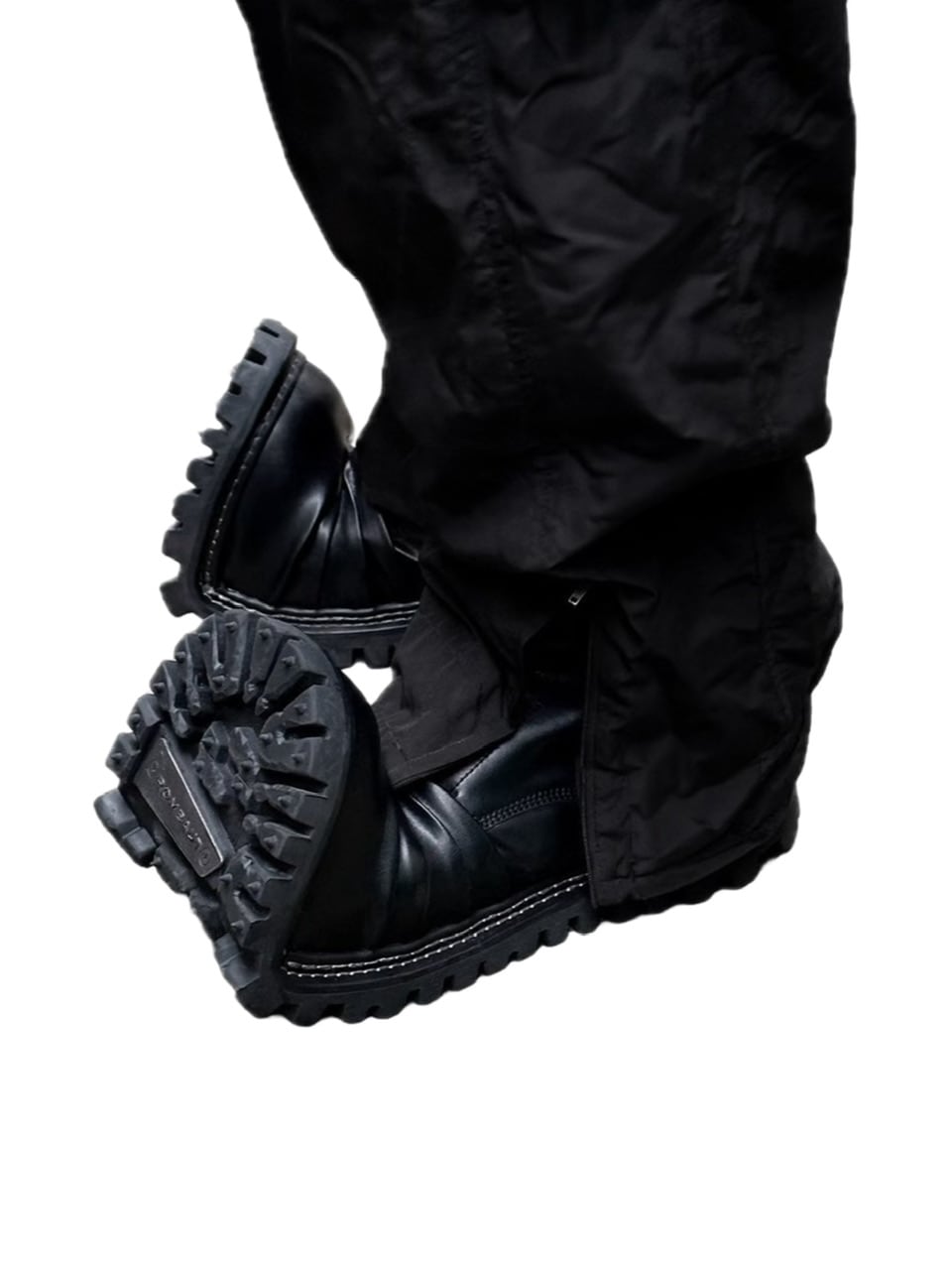 【ROMBAUT】RAGE / 【ロンバート】クラッシュドトゥミドルブーツ