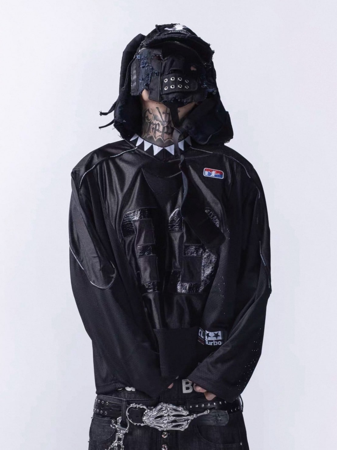 【F.V.V.O】33 Padded Shoulder V-Neck Jersey / 【フリーワールドオーダー(エフヴィーヴィーオー)】ナンバーデザイン長袖Tシャツ