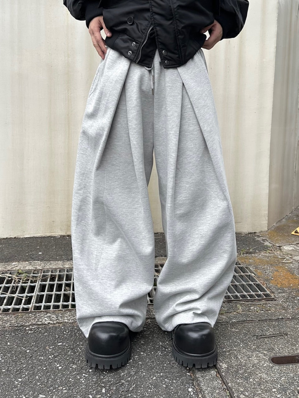 大阪店WEB限定受注制【Chikashitsu +】double tuck balloon sweat pants / 【チカシツプラス】ダブルタックバルーンスウェットパンツ (2color)