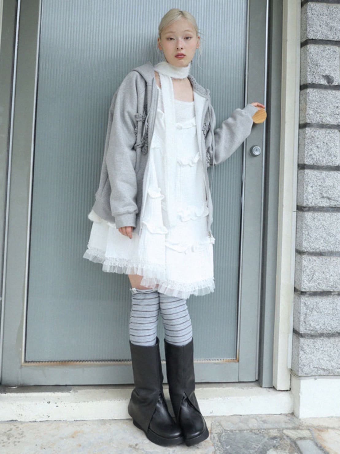 12/21 20:00 再販【Uglyshadow】SCARF ROUND T-SHIRT