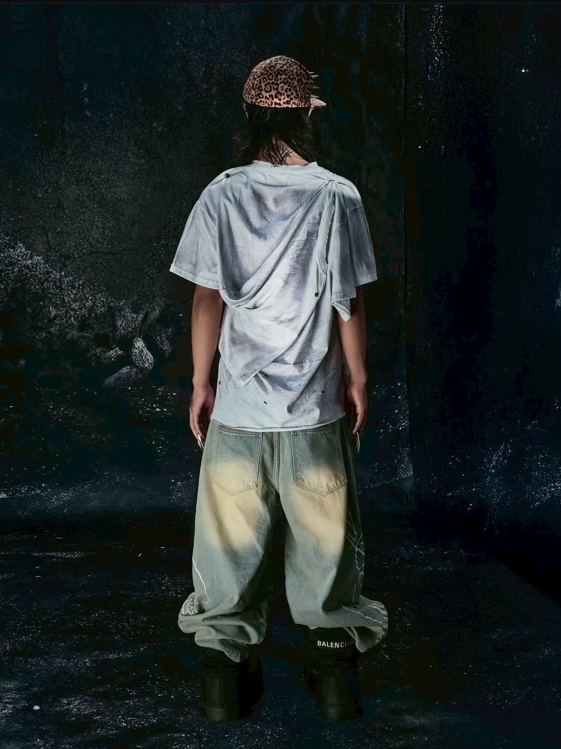 【Cozy world Wide】"CHAOS GIRL" WAXED T SHIRT / 【コージーワールドワイド】ロゴグラフィックウォッシュ半袖Tシャツ