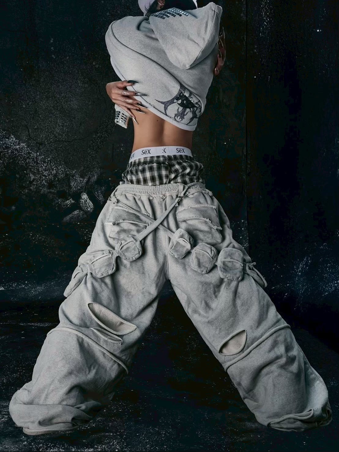 【Cozy world Wide】"BBY TECHBOI" MULTI POCKET SWEATPANTS / 【コージーワールドワイド】ポケットベルとダメージハーフパンツ