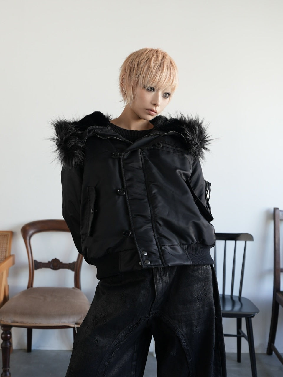 【CHIKASHITSU PLUS HIGH】N-2B cropped hood blouson (nylon)
