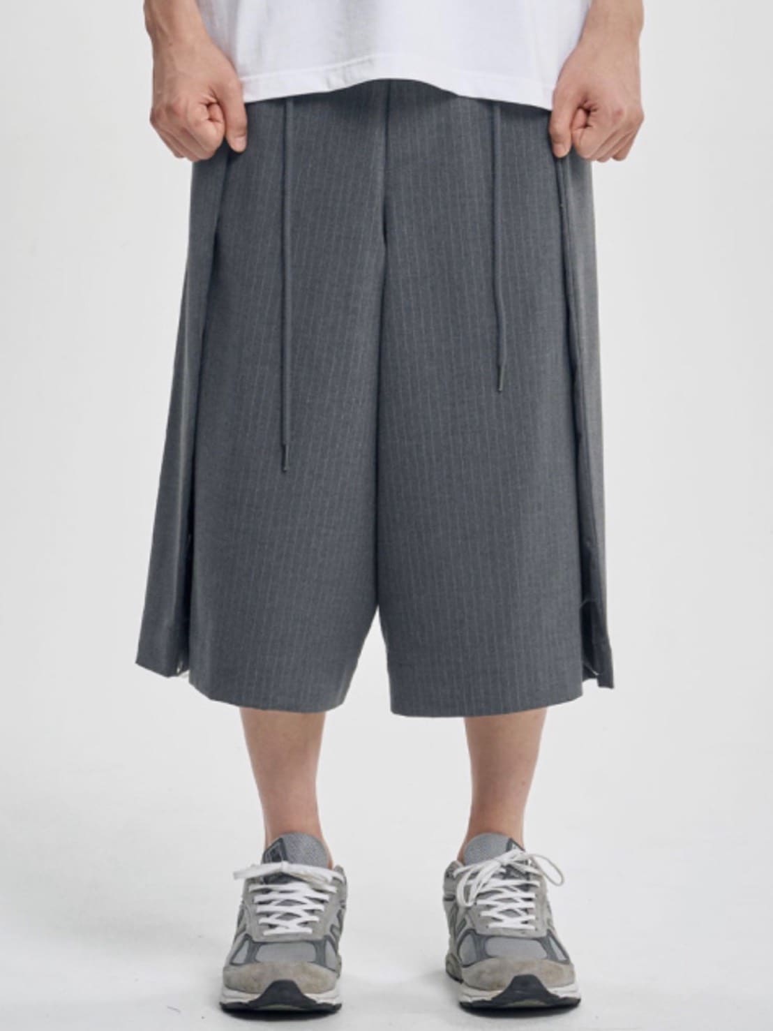 着画、物撮りまだ【AJOBYAJO】One Tuck Stripe Bermuda Pants