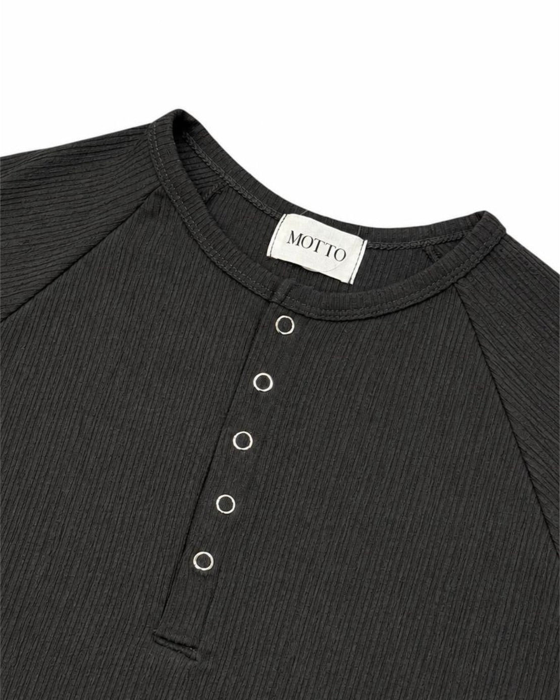 受注制【nmtc+】Snap henley neck ribbed slim top (4color)