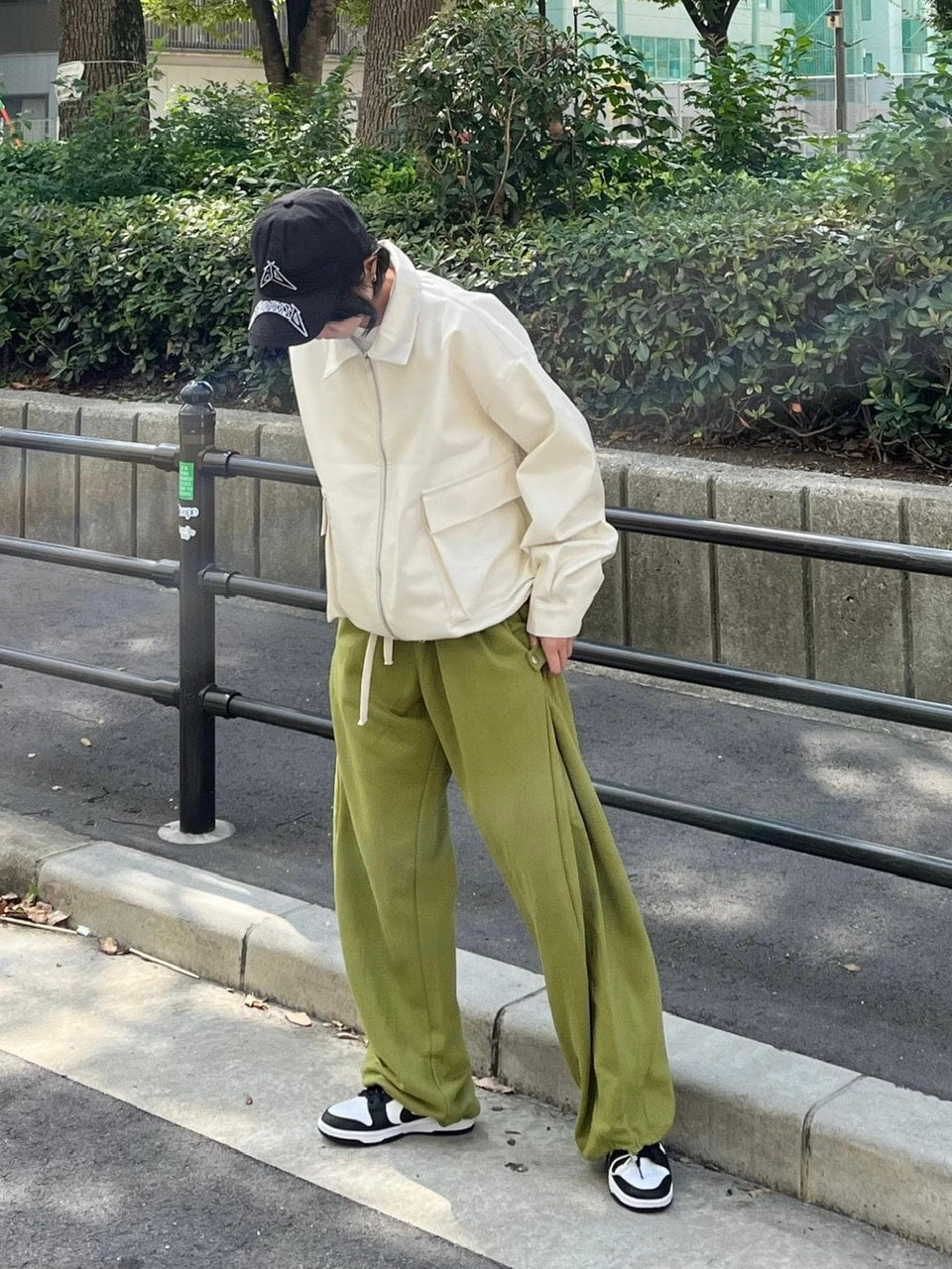 【Chikashitsu +】side button balloon sweat pants (3color)