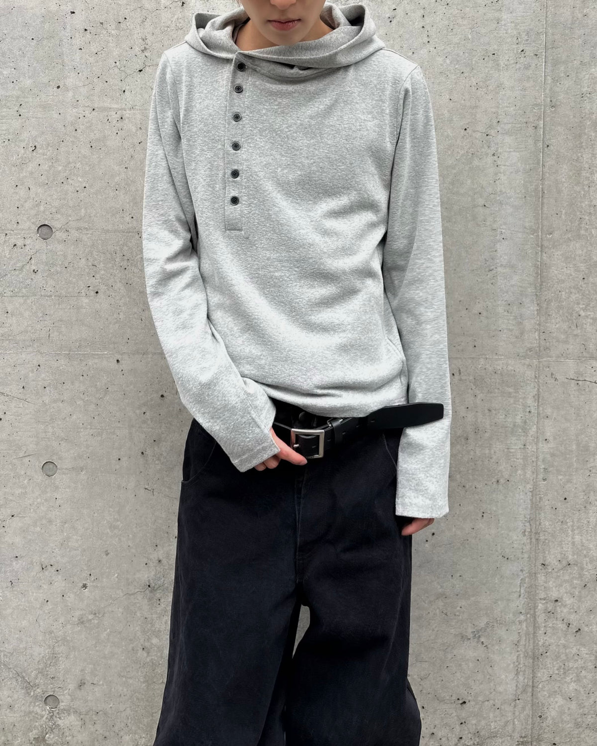 【Lee fi Ne】 Offset Hooded Henley Top