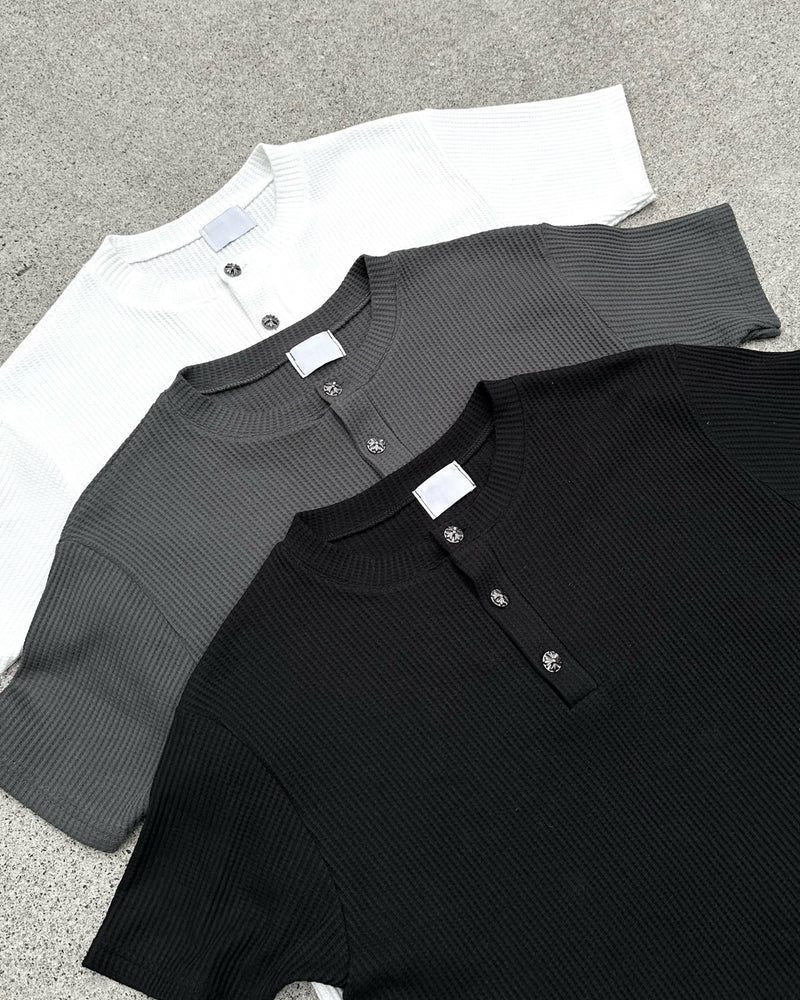 大阪店WEB限定受注制【Chikashitsu + 】button point henley neck t-shirt (3color)