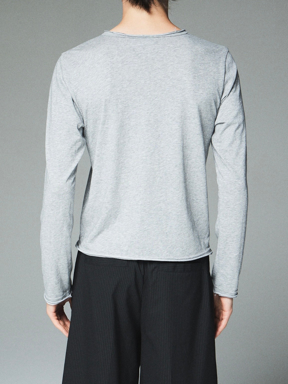 7/10 20:00 発売【CS】cut off henley neck tee