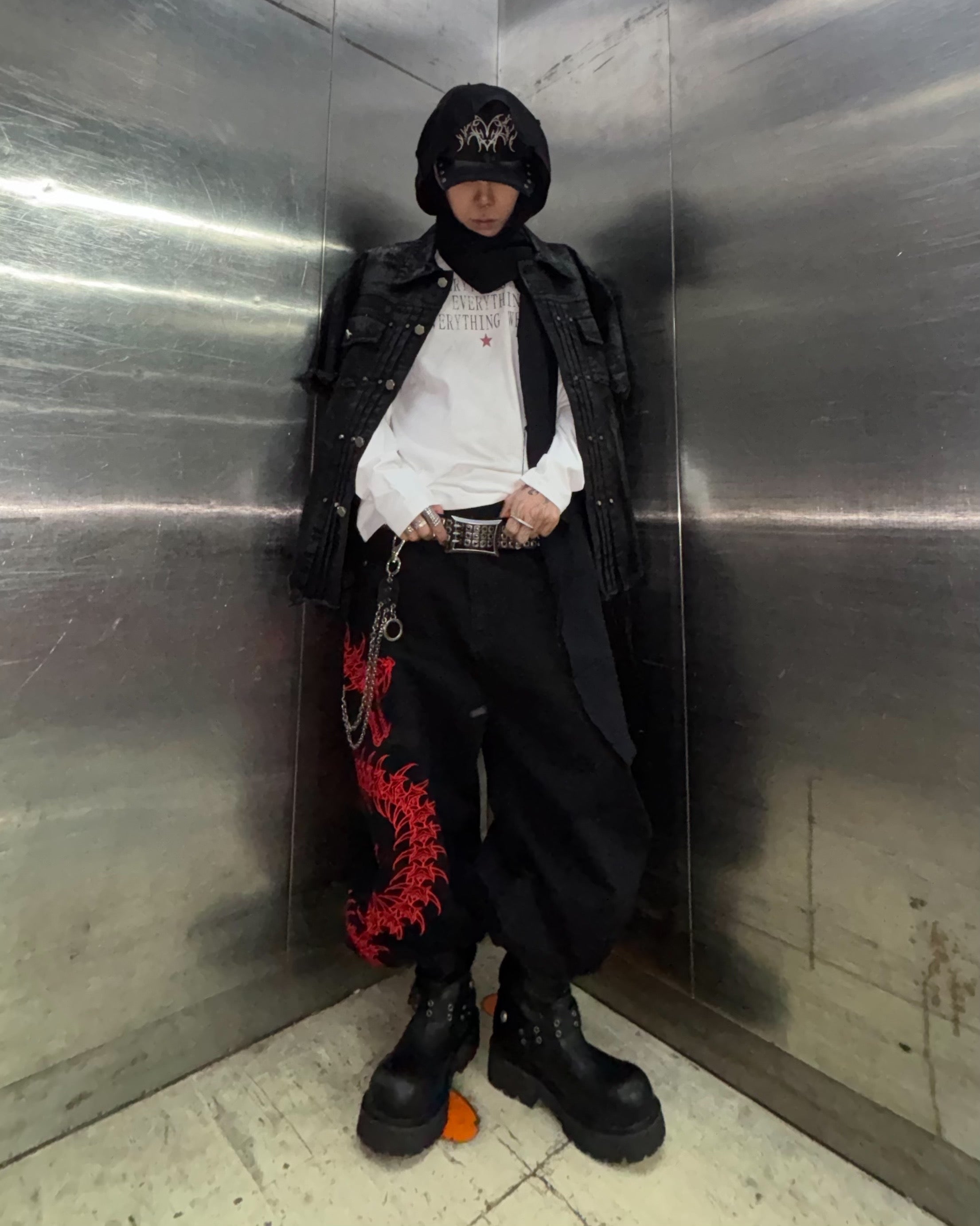 国際配送【Never mind the XU】stencil logo long sleeve tee
