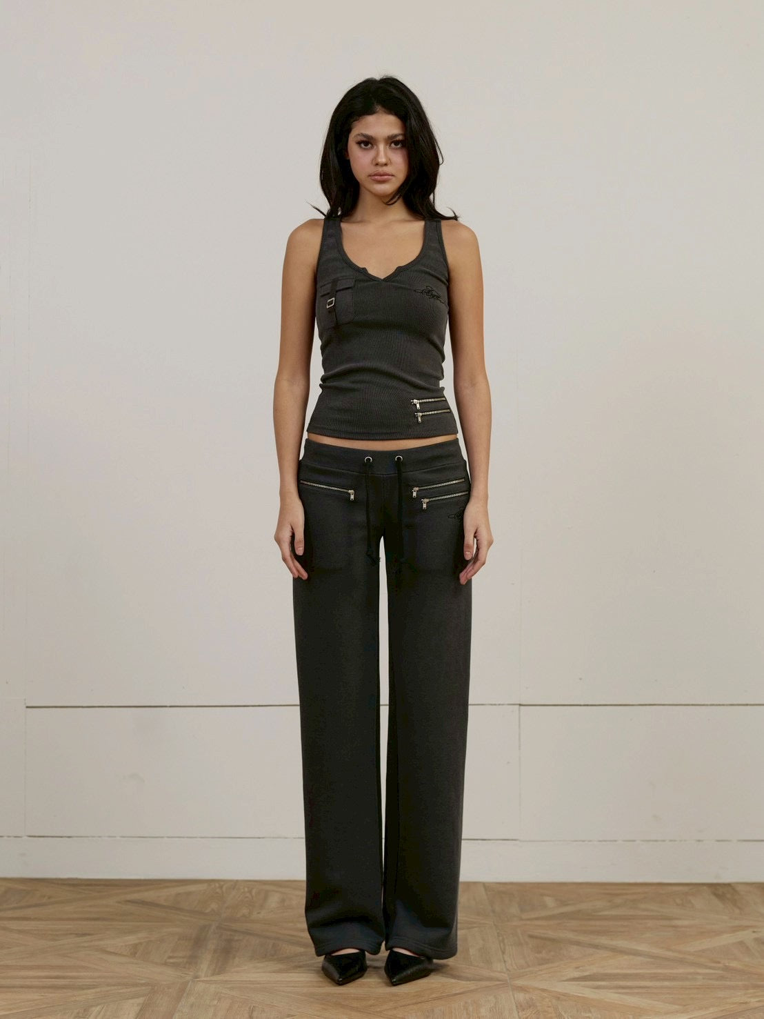 【EYEER】Script Logo Zipper Ribbed Sleeveless