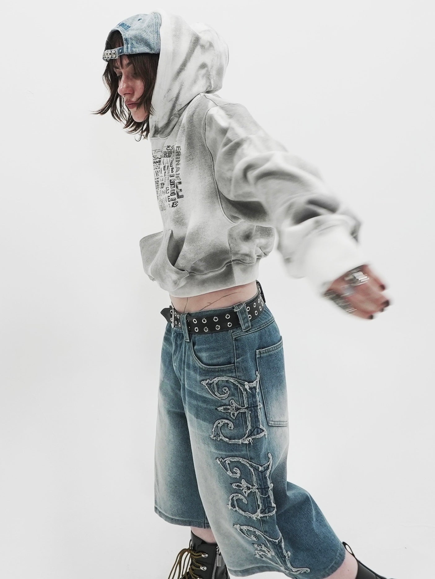 【E RIN AI E】MULTIVERSE RUST CROP HOODIE