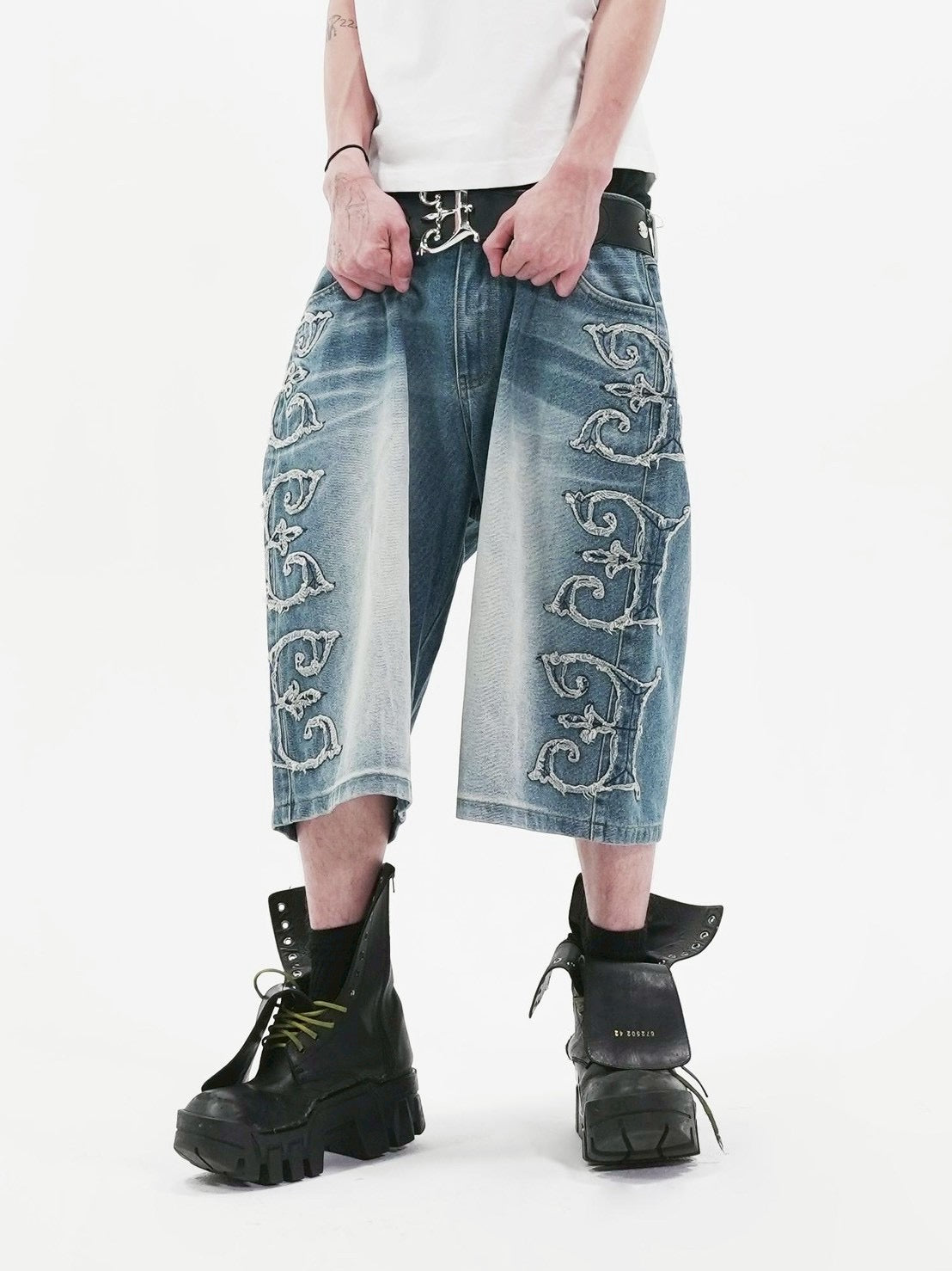 【E RIN AI E】WHISKER EMBRO E DENIM BERMUDA PANTS