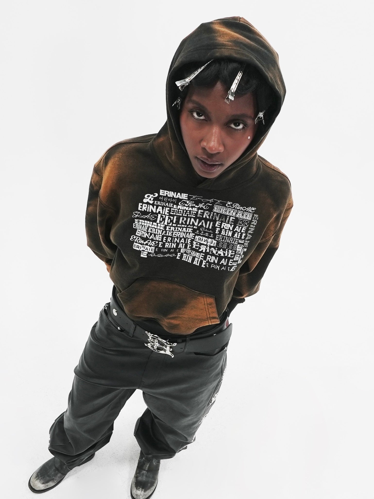 【E RIN AI E】MULTIVERSE RUST CROP HOODIE