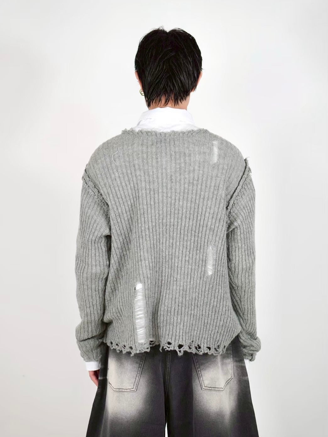 【Chikashitsu +】damage reverse v neck knit (3color)