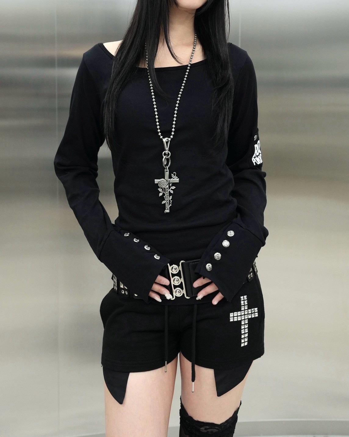 受注制【Never mind the XU】Back graphic slim top (2color)