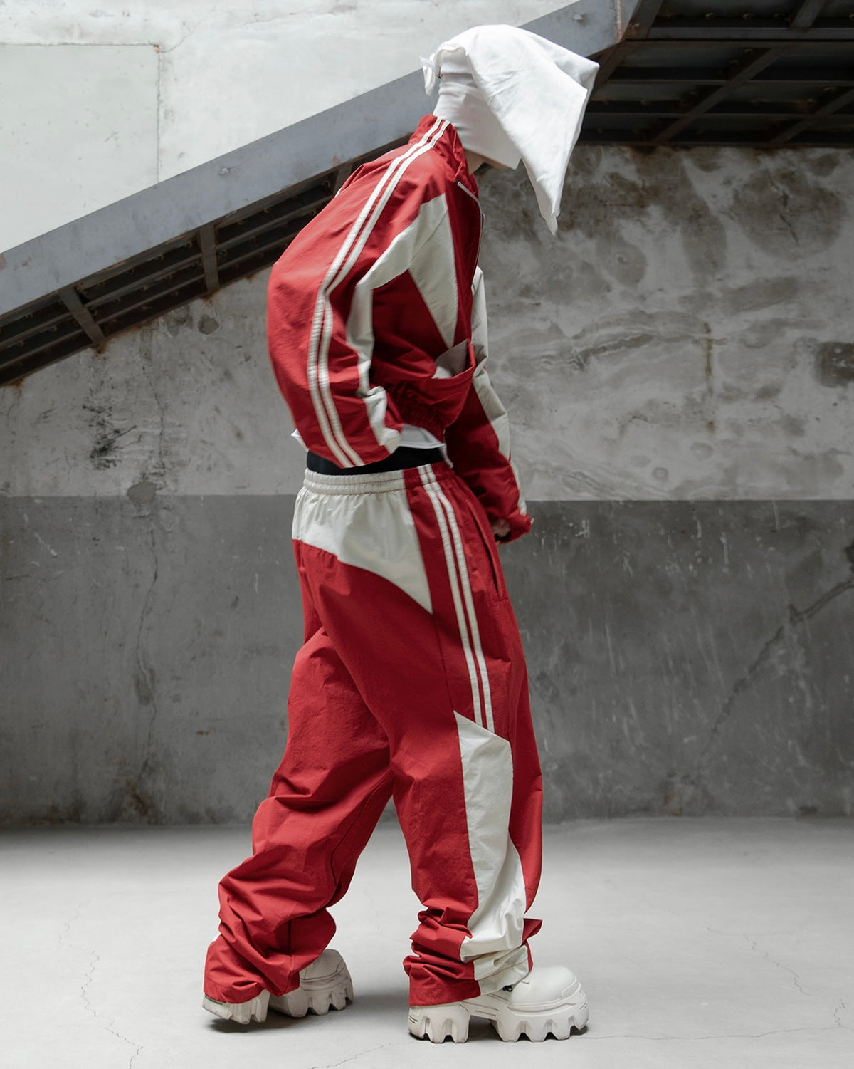 【roaringrad】26 Panel Track Pants