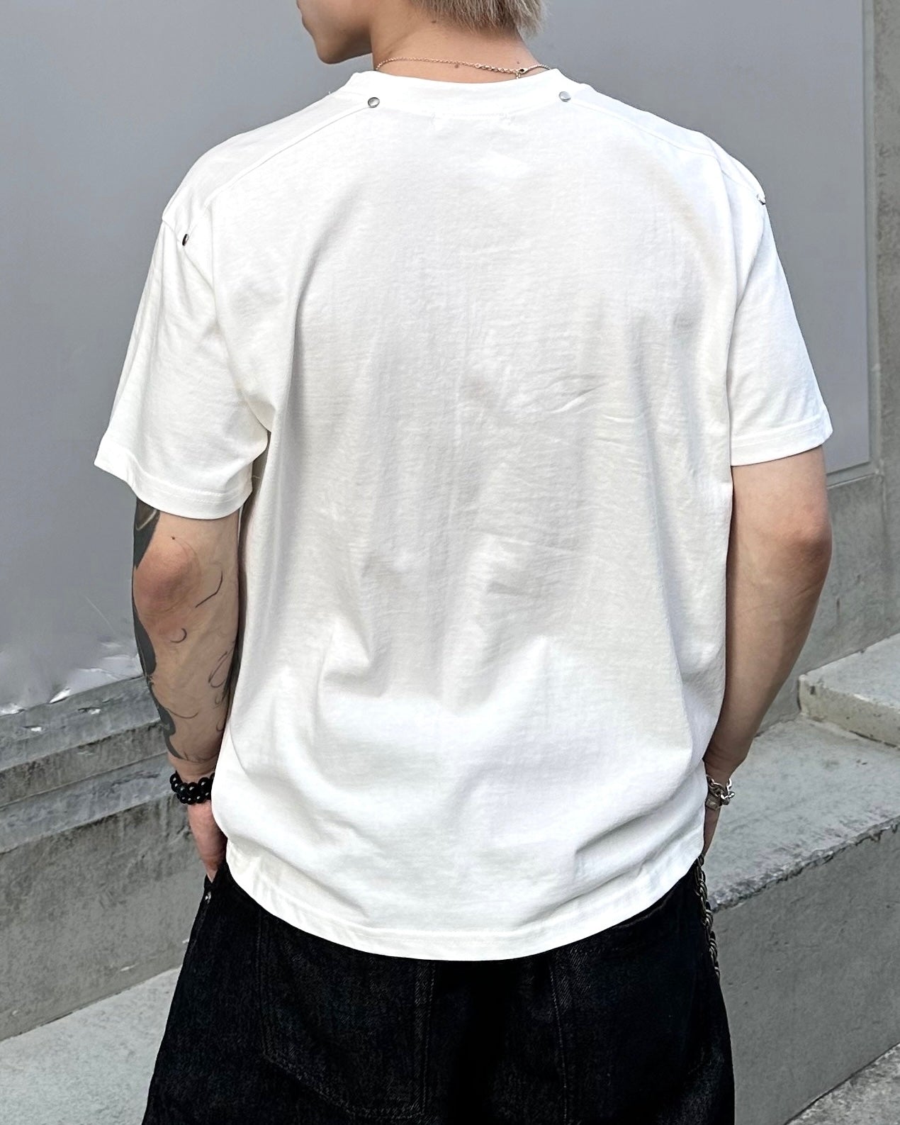 大阪店WEB限定受注制【Chikashitsu +】shoulder rivet t-shirt (3color)