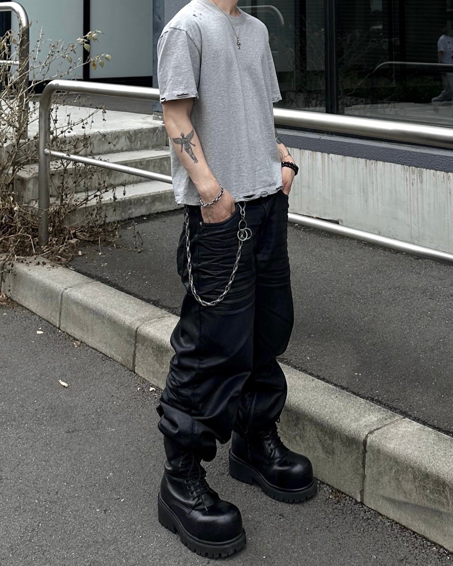 大阪店WEB限定受注制【Chikashitsu +】grunge damage crop t-shirt (3color)