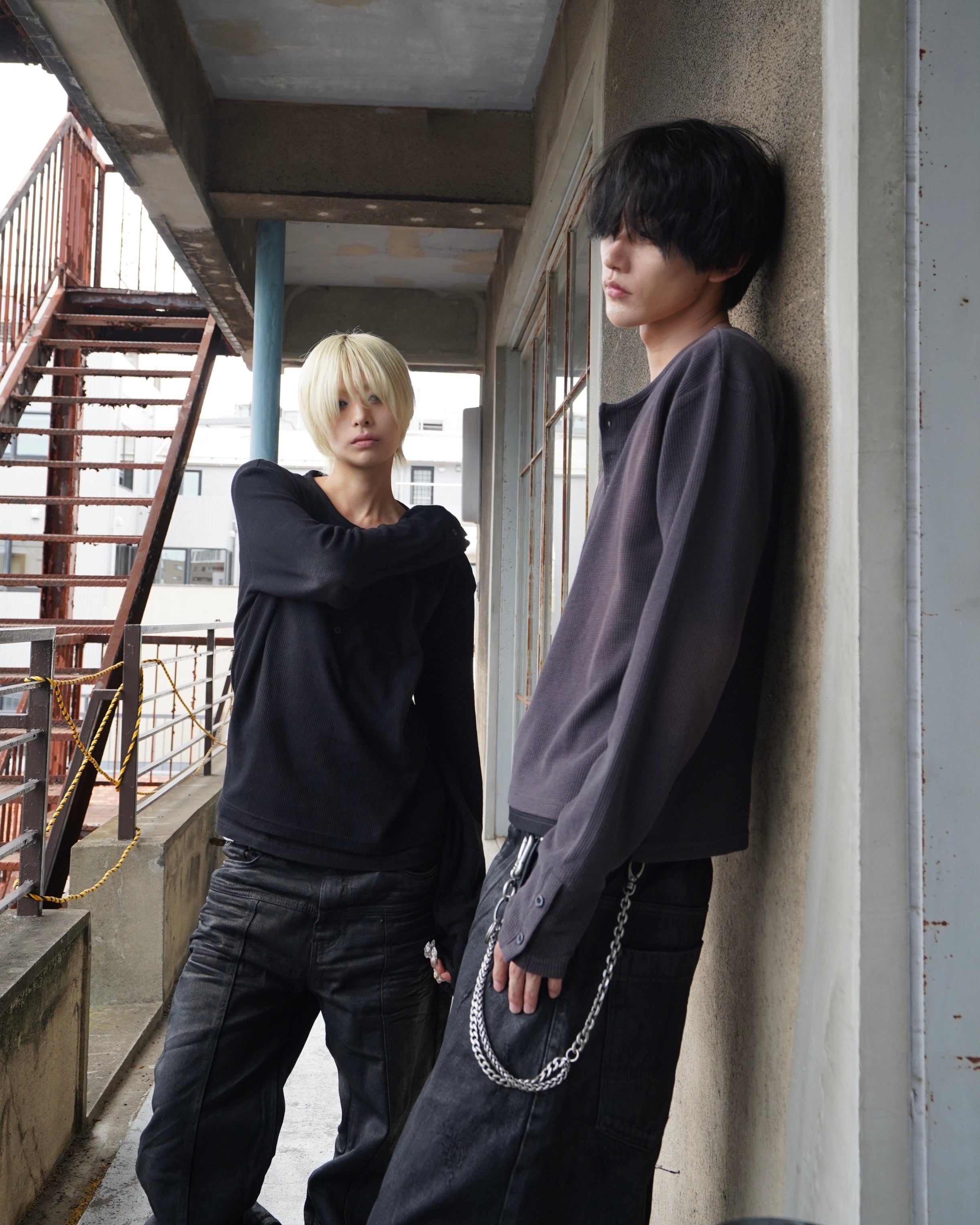 【CHIKASHITSU PLUS HIGH】Rust waffle layered henley neck tee(2color)