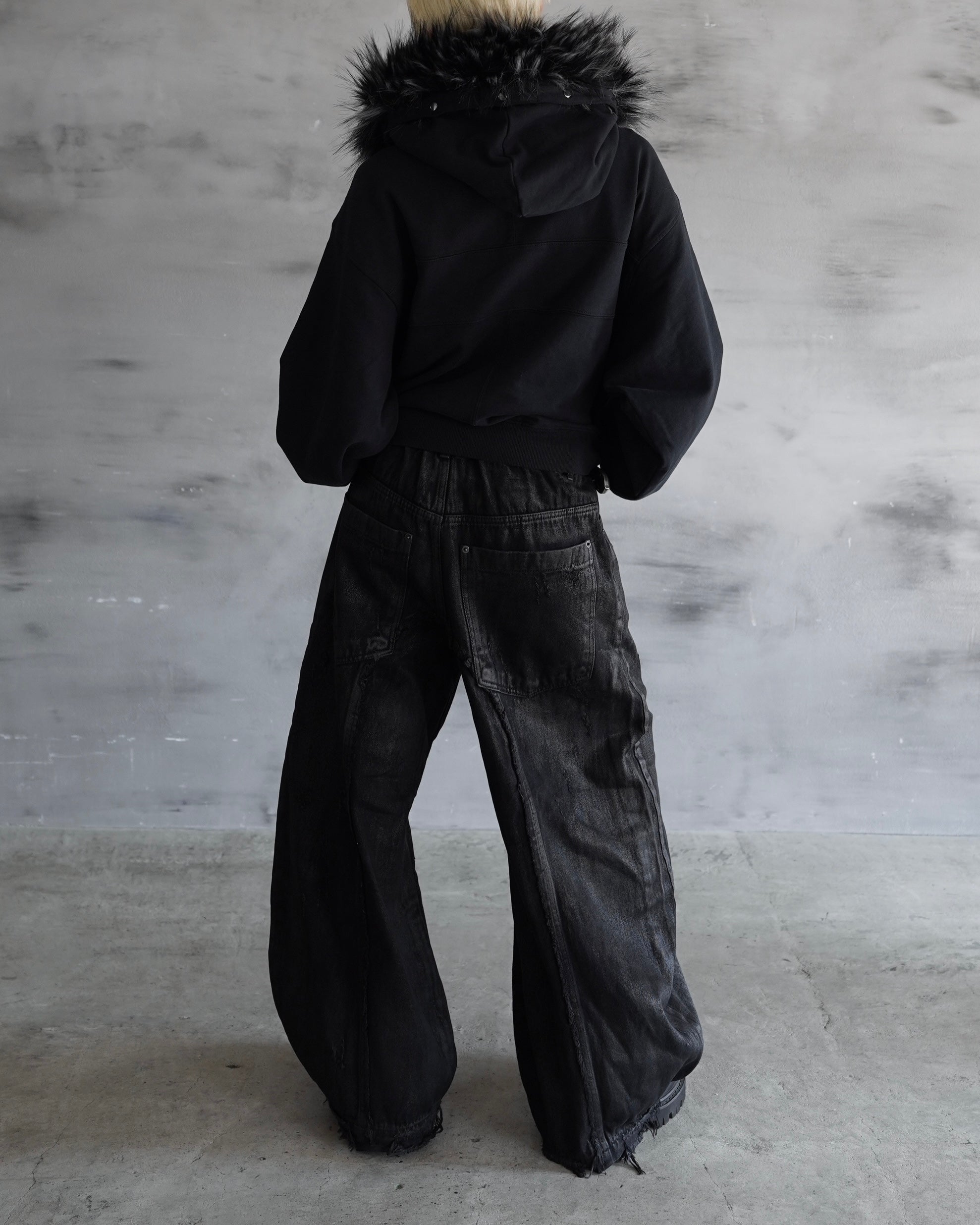 【CHIKASHITSU PLUS HIGH】Volume fur cropped zip hoodie