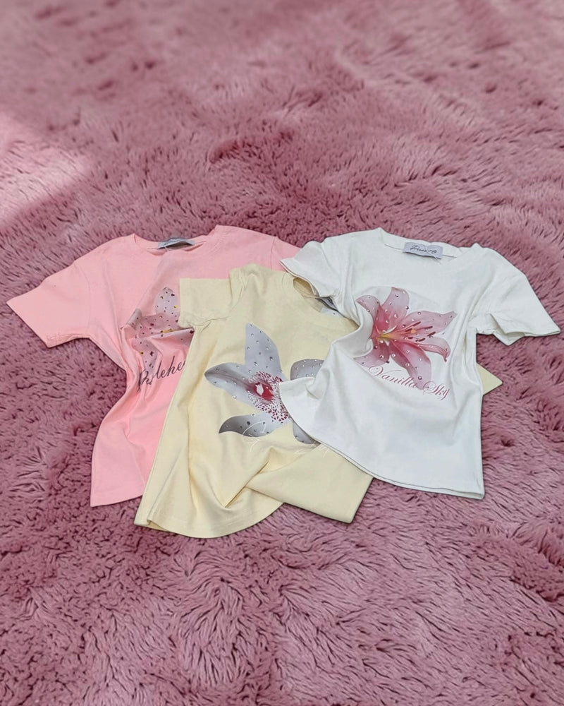 国際配送【Never mind the XU】flower rhinestone tee (3color)