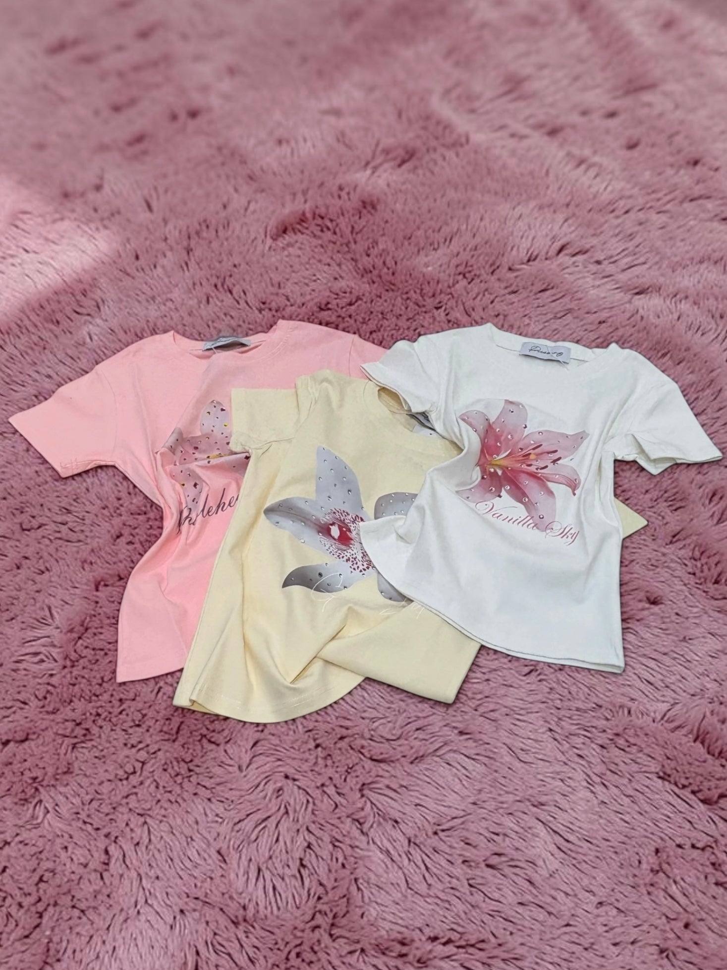 国際配送【Never mind the XU】flower rhinestone tee (3color)