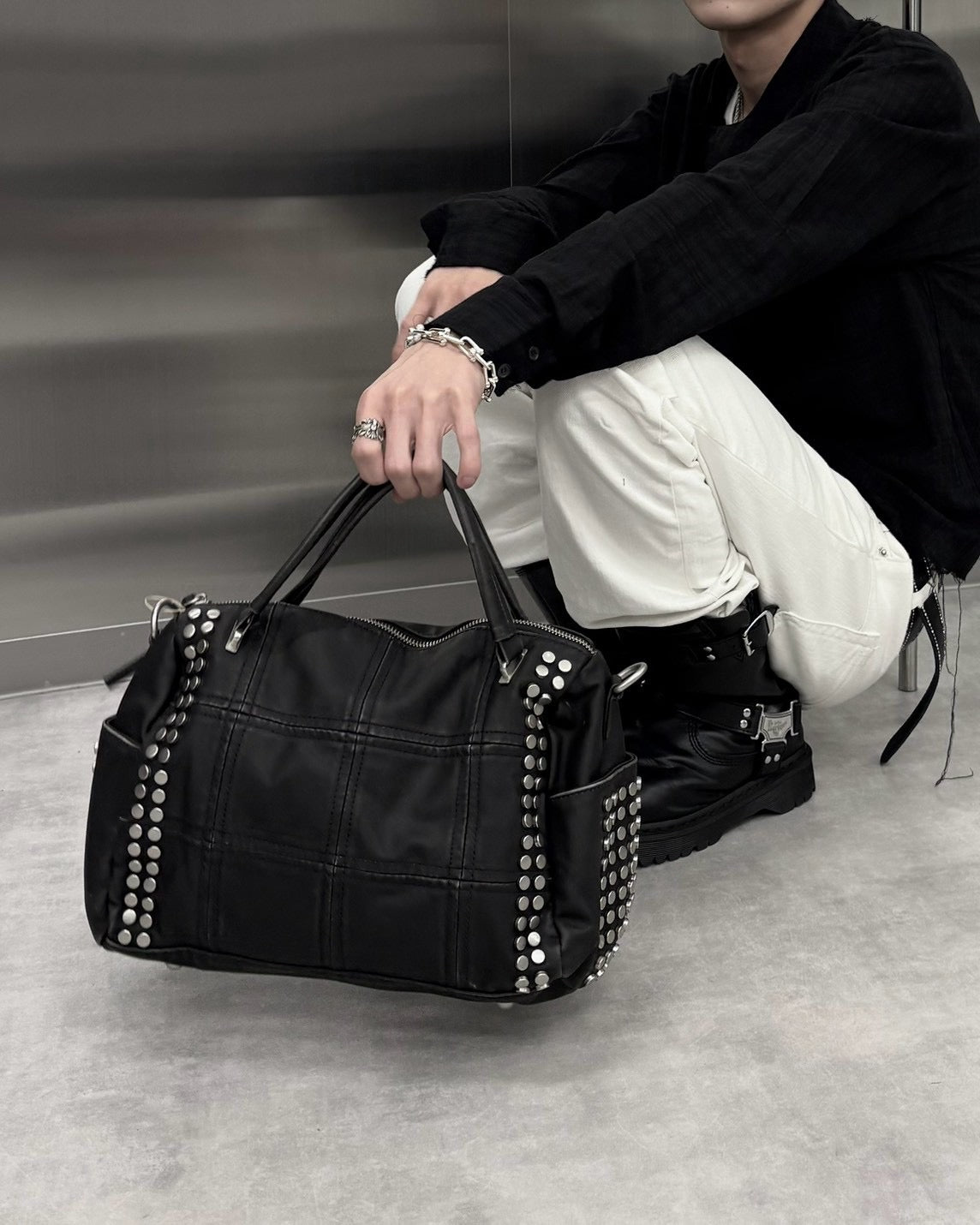 受注制【nmtc+】Studded Boston bag