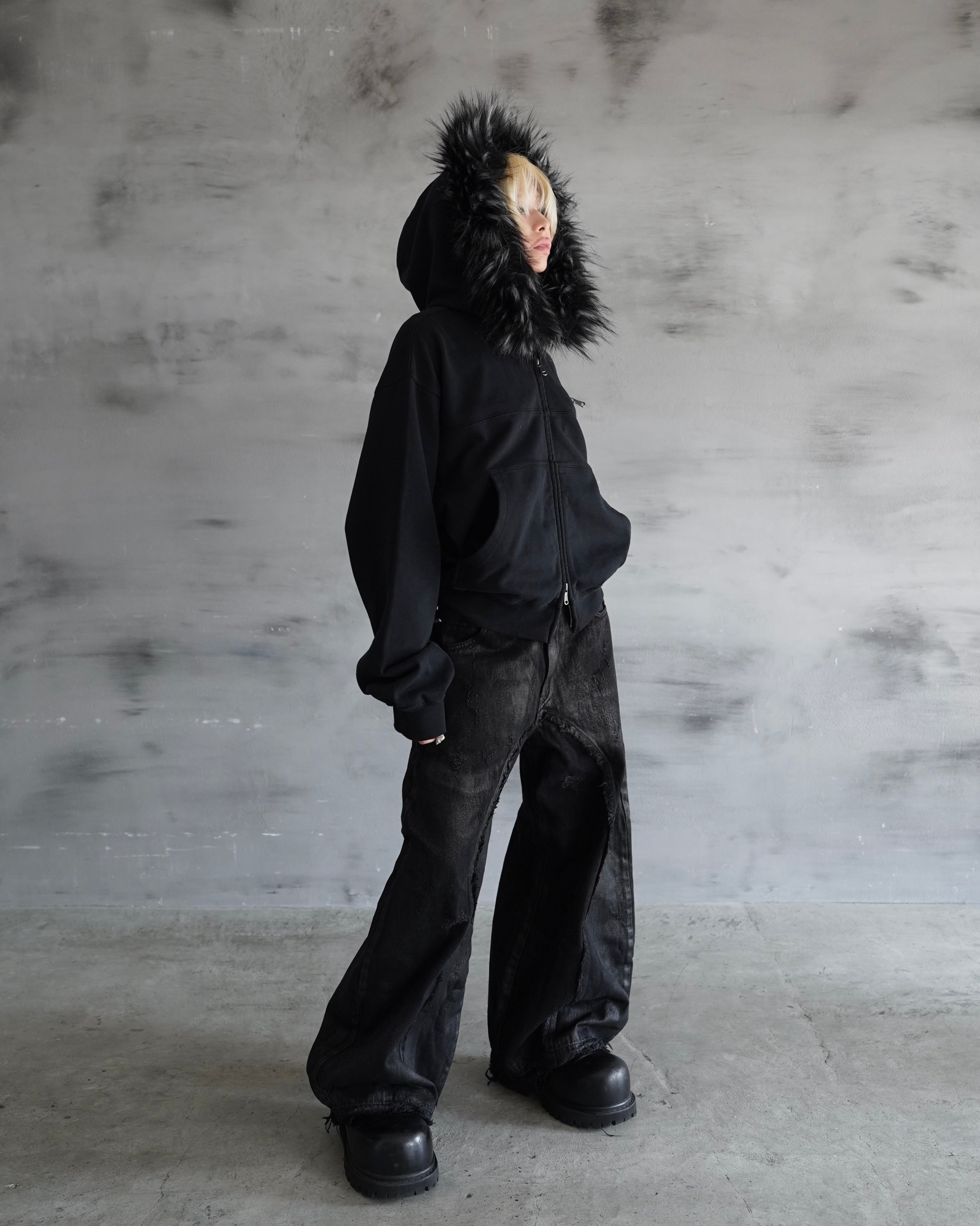 【CHIKASHITSU PLUS HIGH】Volume fur cropped zip hoodie