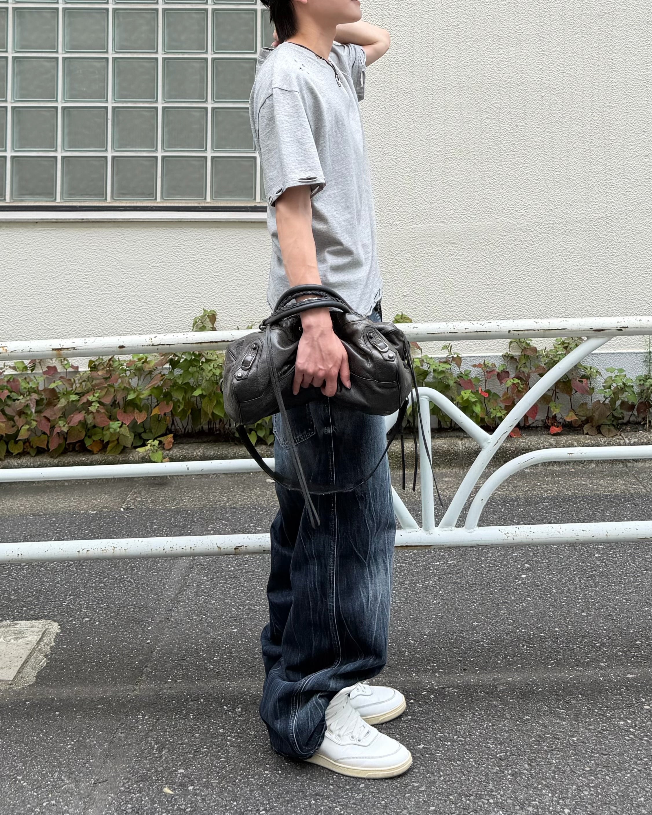 大阪店WEB限定受注制【Chikashitsu +】grunge damage crop t-shirt (3color)