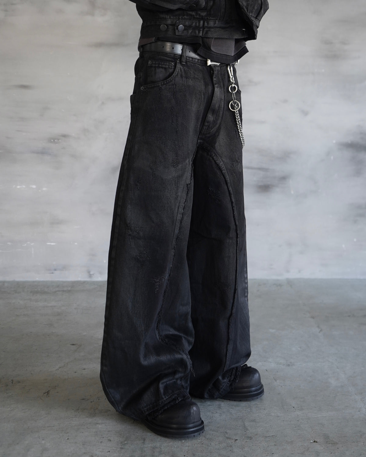 【CHIKASHITSU PLUS HIGH】Washed coating denim pants