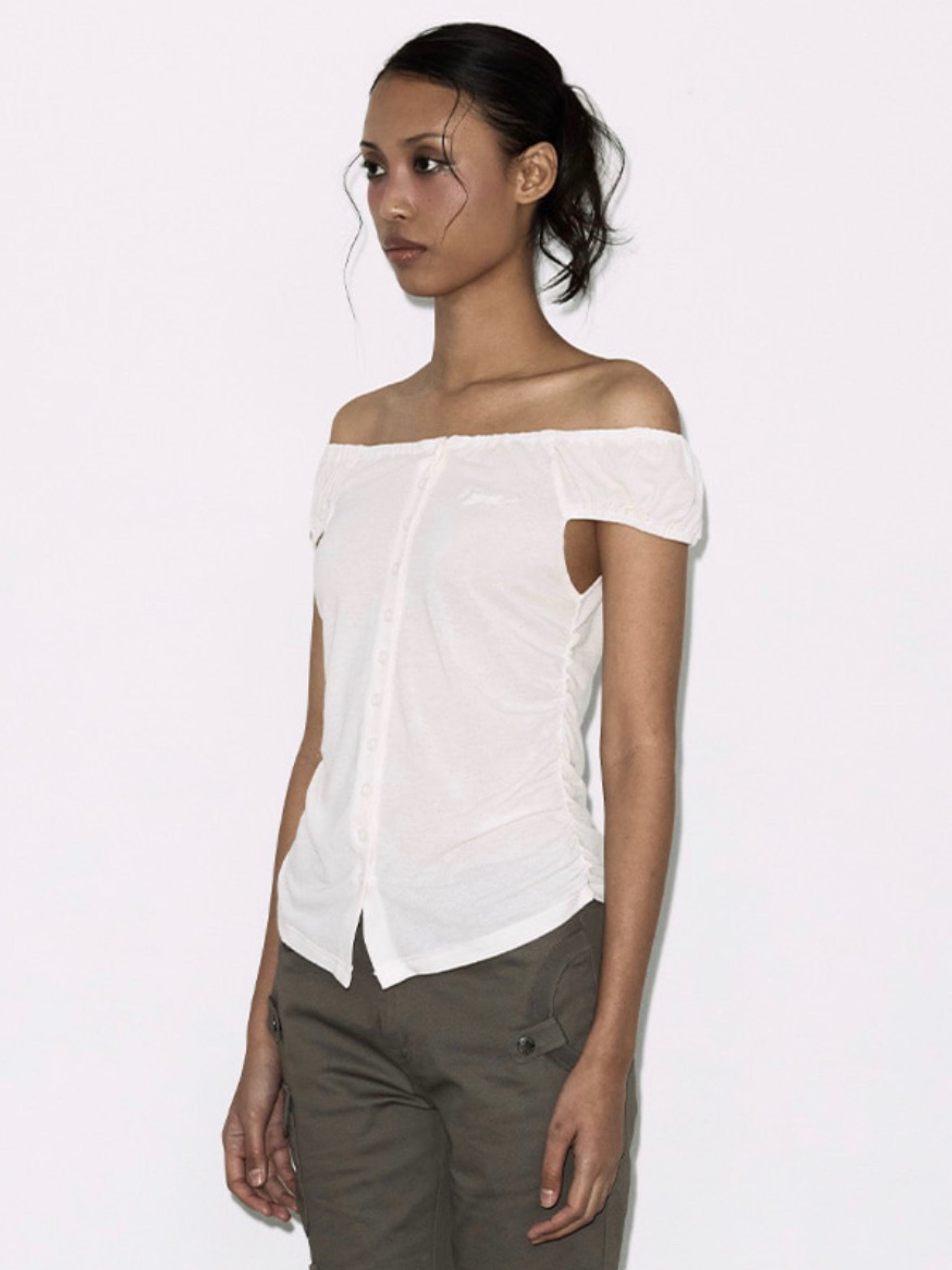 【FANCY CLUB】SOFT BUTTON OFF-SHOULDER TOP